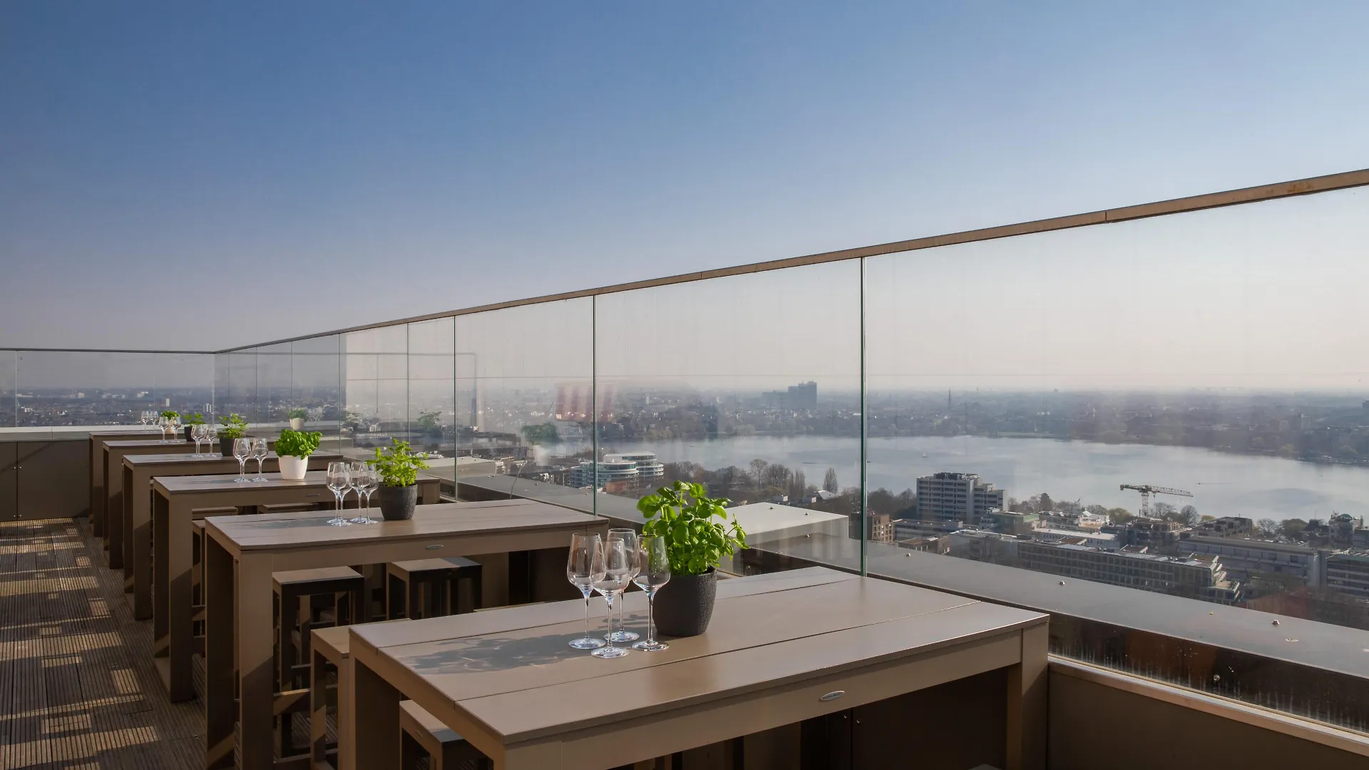 **** Hotel Radisson Blu Hotel, Hamburg Germany