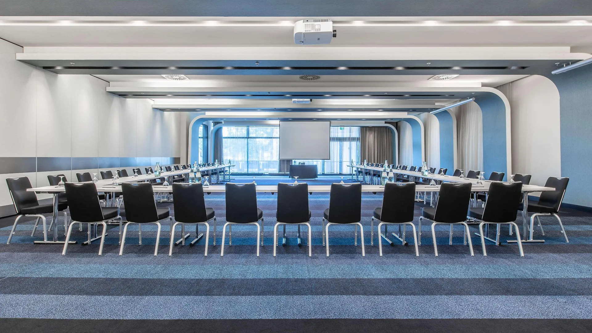 Radisson Blu Hotel, המבורג 4*,