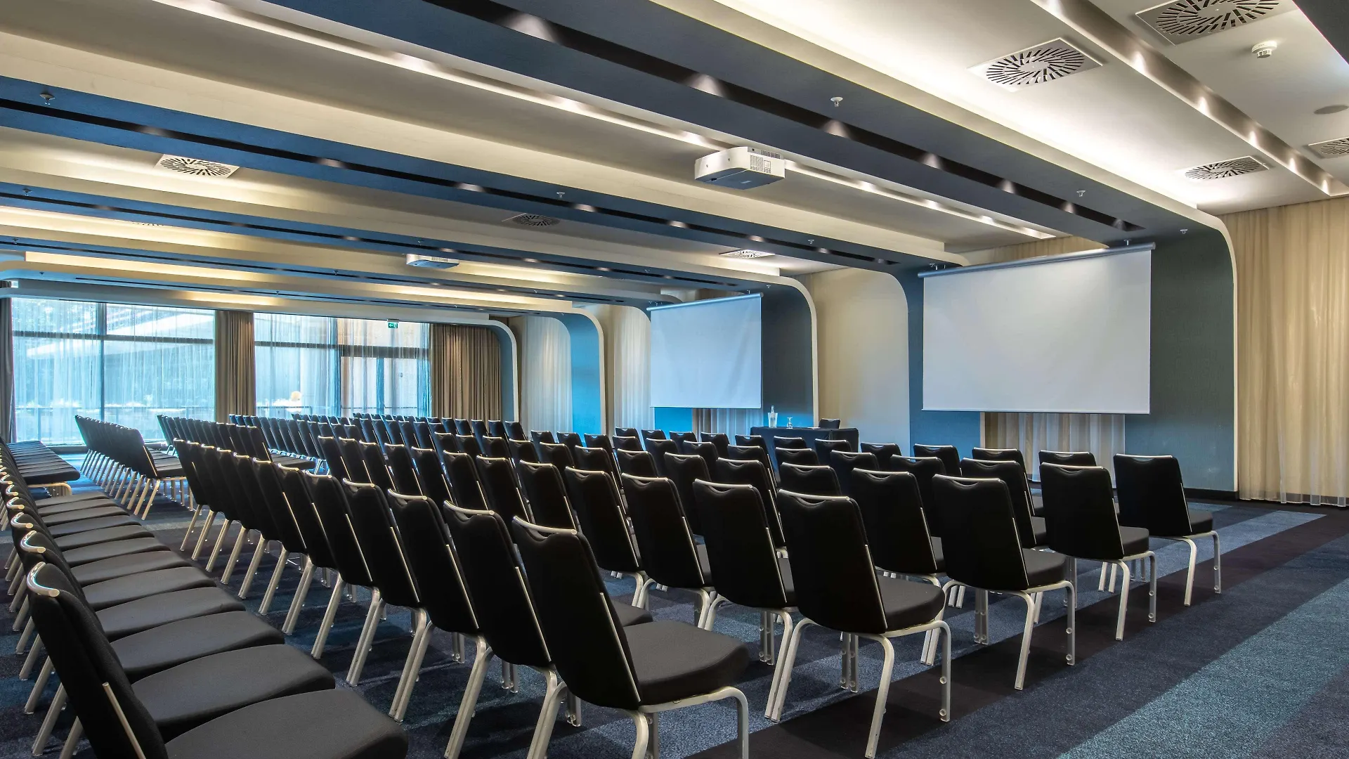 Radisson Blu Hotel, Hamburg 4*,  Germany