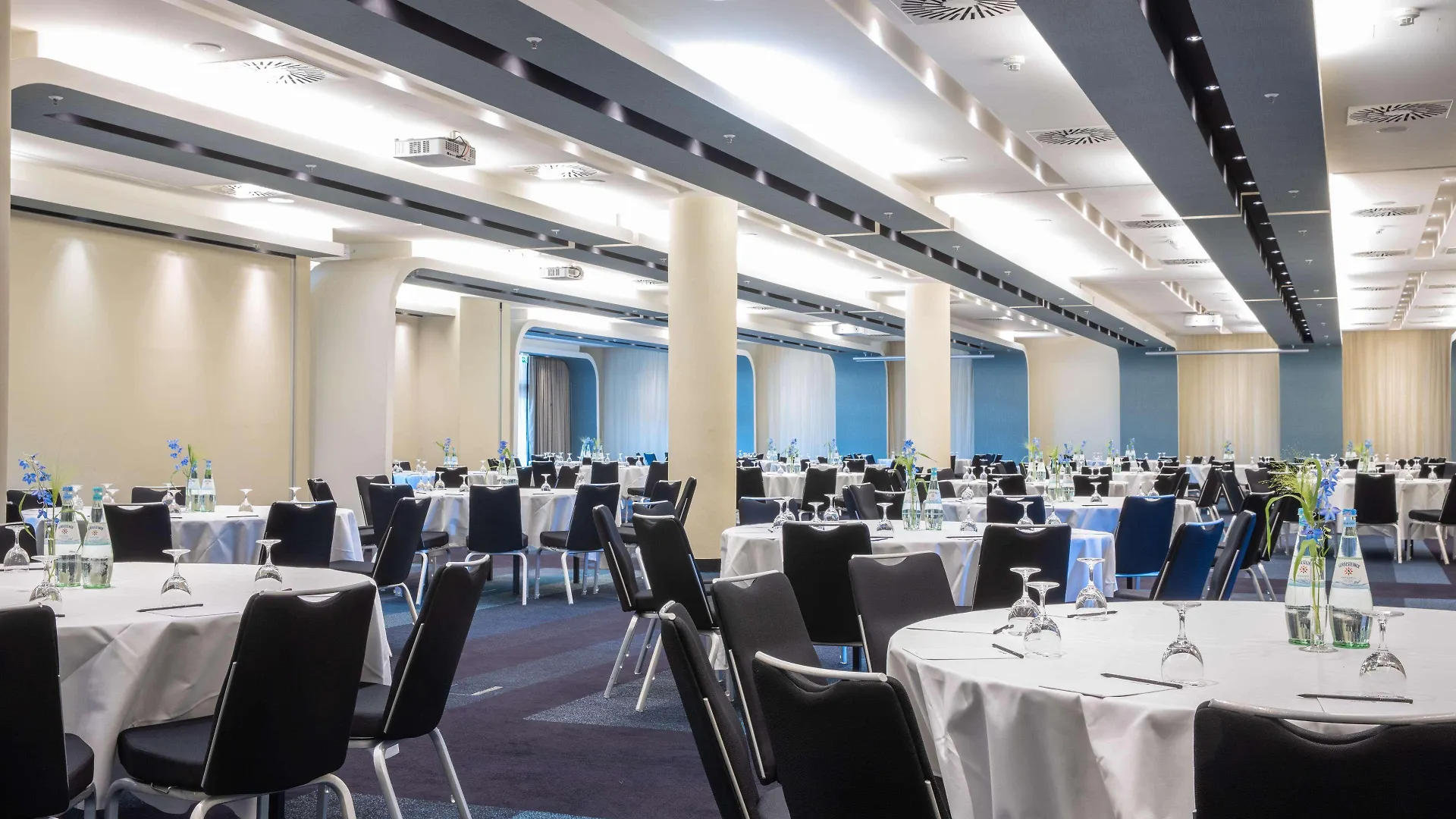 **** Otel Radisson Blu Hotel, Hamburg Almanya