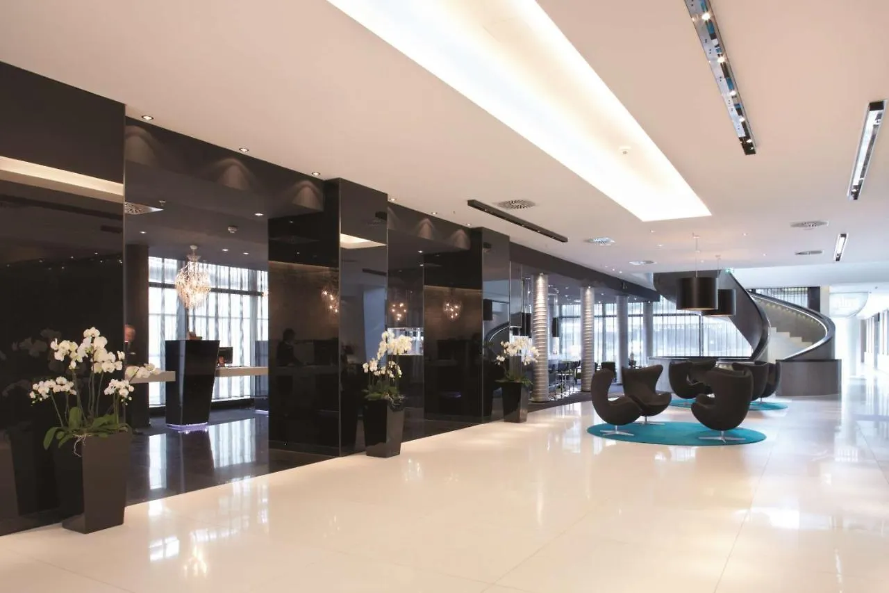 Radisson Blu Hotel, Hamburg 4*,